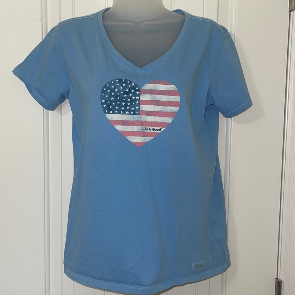 Life is Good Crusher Tee. Classic Fit. 100% Cotton Tee. Size Small.